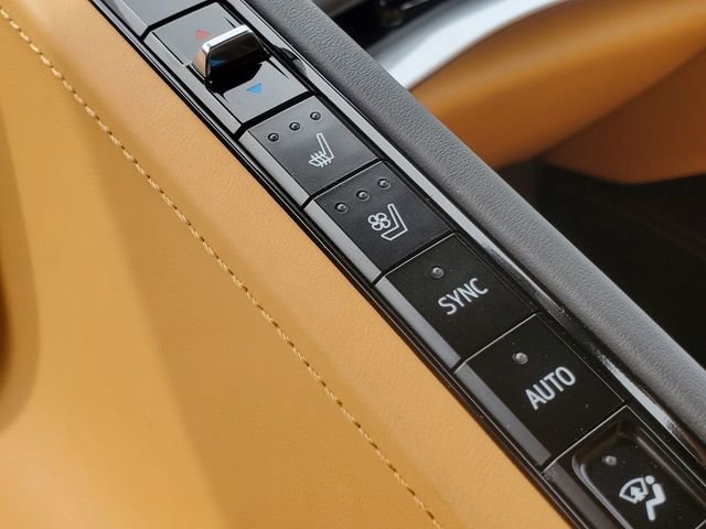 Used 2025 Chevrolet Corvette Stingray Premium Cpe w/ 3LT RWD image 26