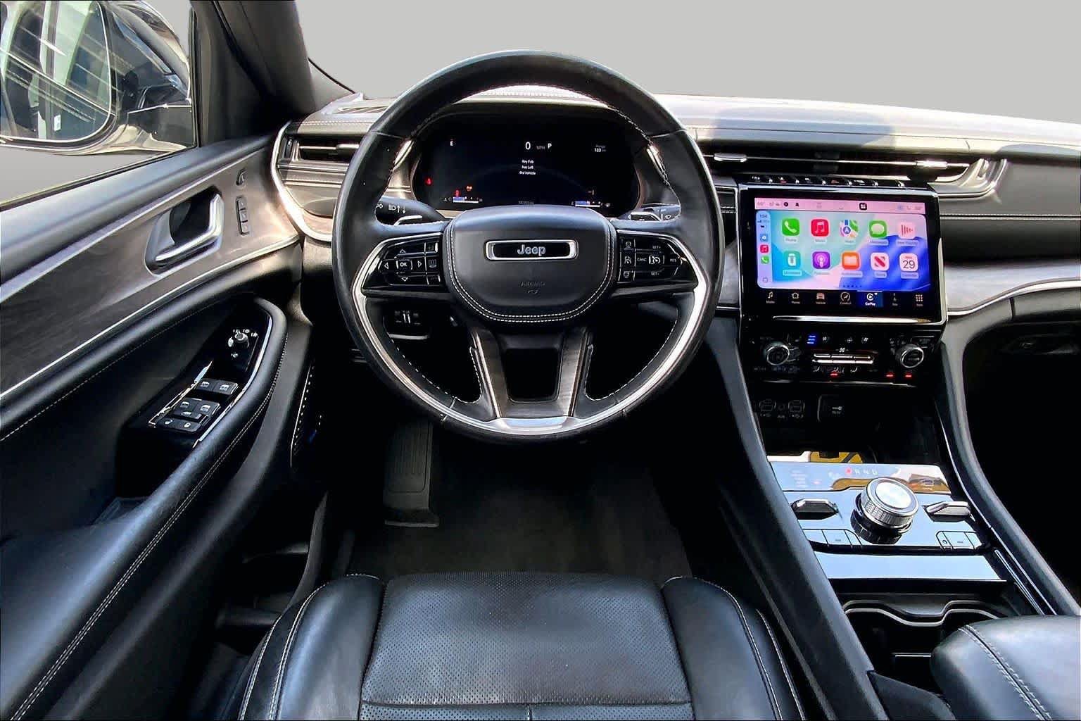 Used 2021 Jeep Grand Cherokee L Overland w/ Luxury Tech Group IV AWD/4WD image 6