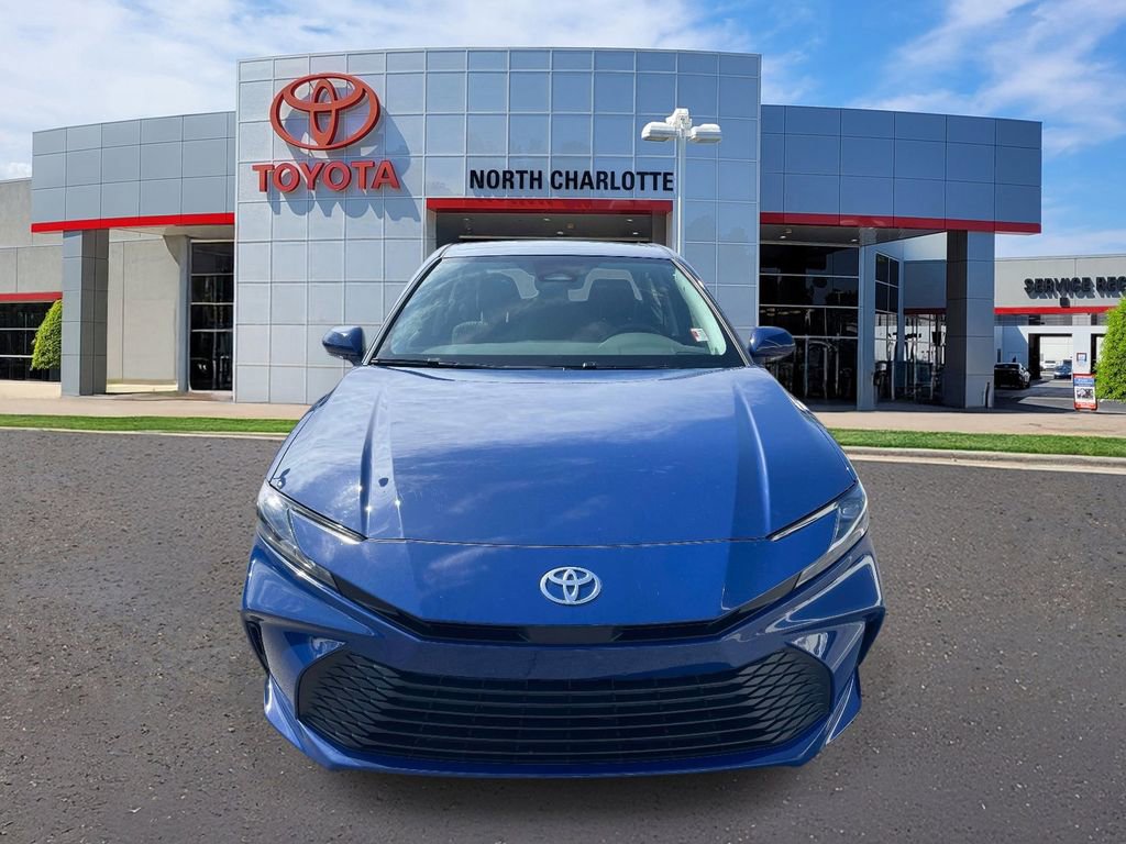 Used 2025 Toyota Camry LE w/ Convenience Package FWD image 5