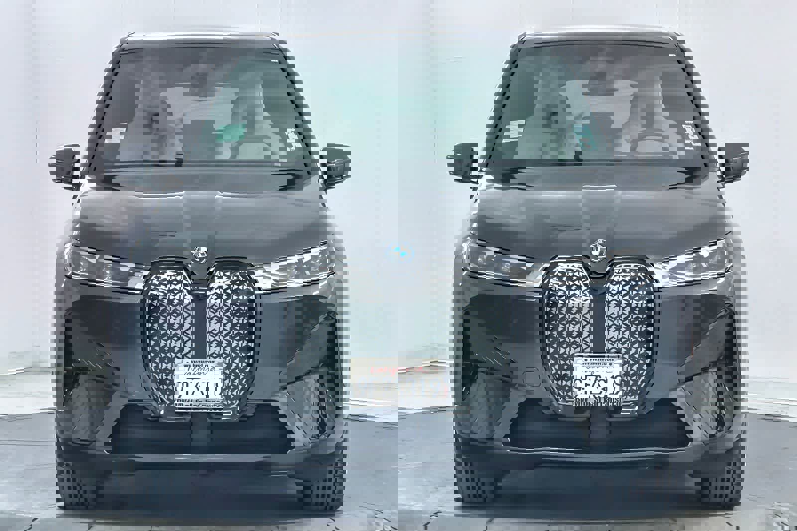 Used 2023 BMW iX xDrive50 w/ Premium Package image 10