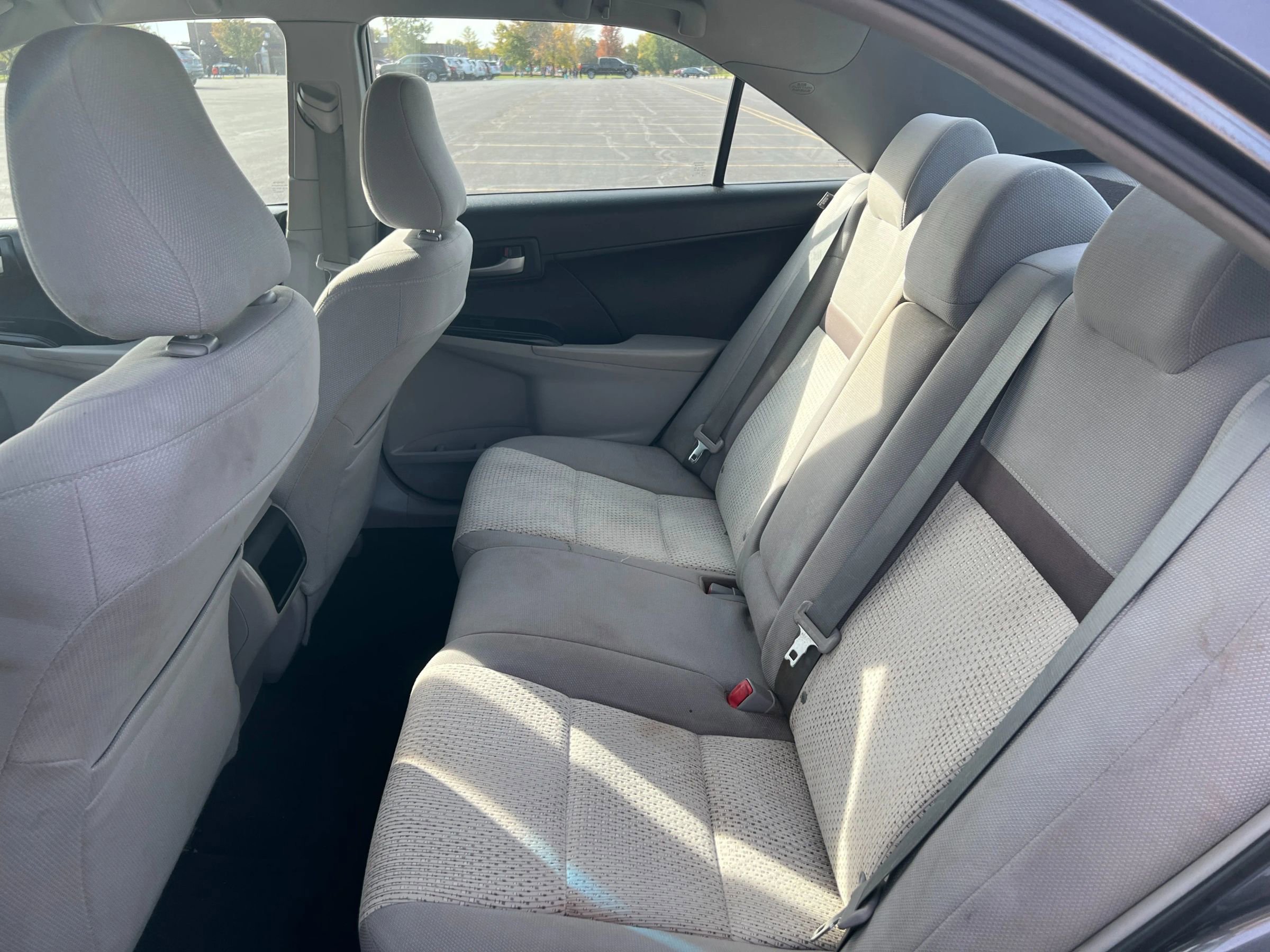 Used 2014 Toyota Camry LE FWD image 31