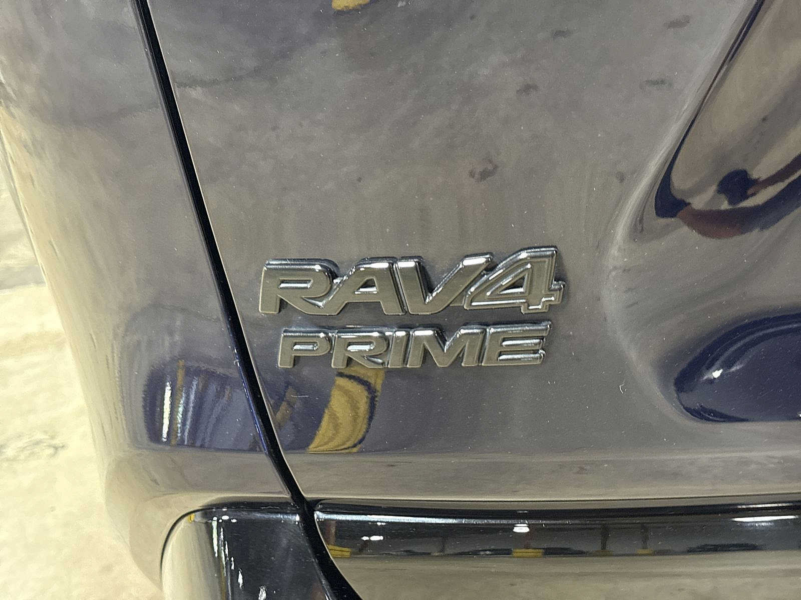Used 2021 Toyota RAV4 SE w/ Weather & Moonroof Package AWD/4WD image 24