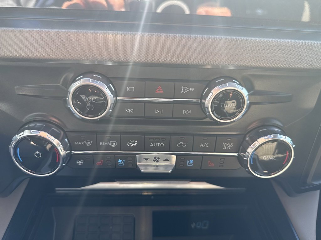 New 2026 Ford F450 Platinum image 18