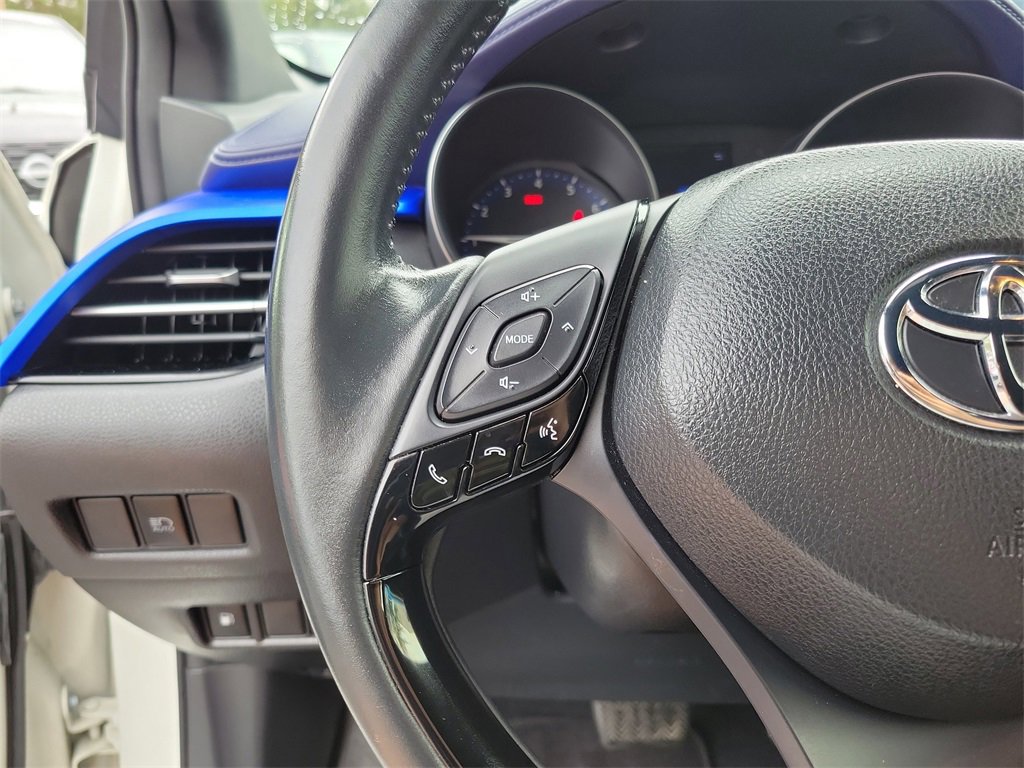 Used 2020 Toyota C-HR LE image 27