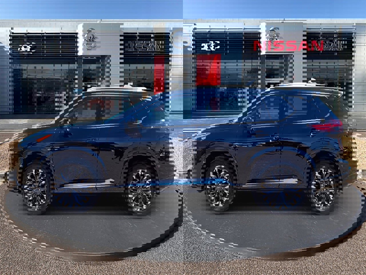 New 2026 Nissan Rogue Platinum image 8