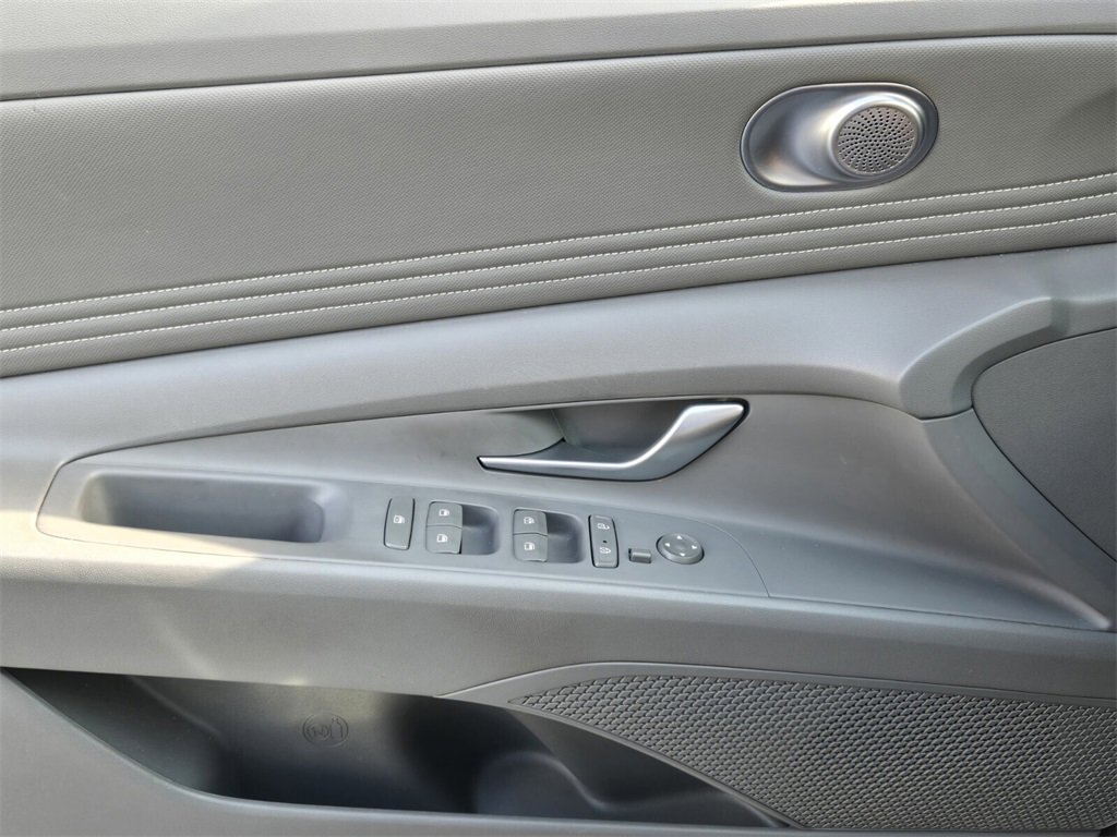 Certified 2023 Hyundai Elantra SEL w/ Convenience Package image 29