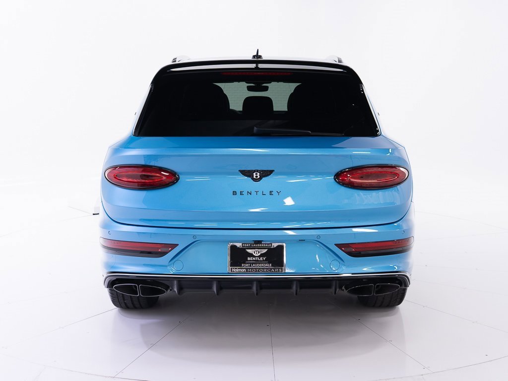 Used 2025 Bentley Bentayga image 4