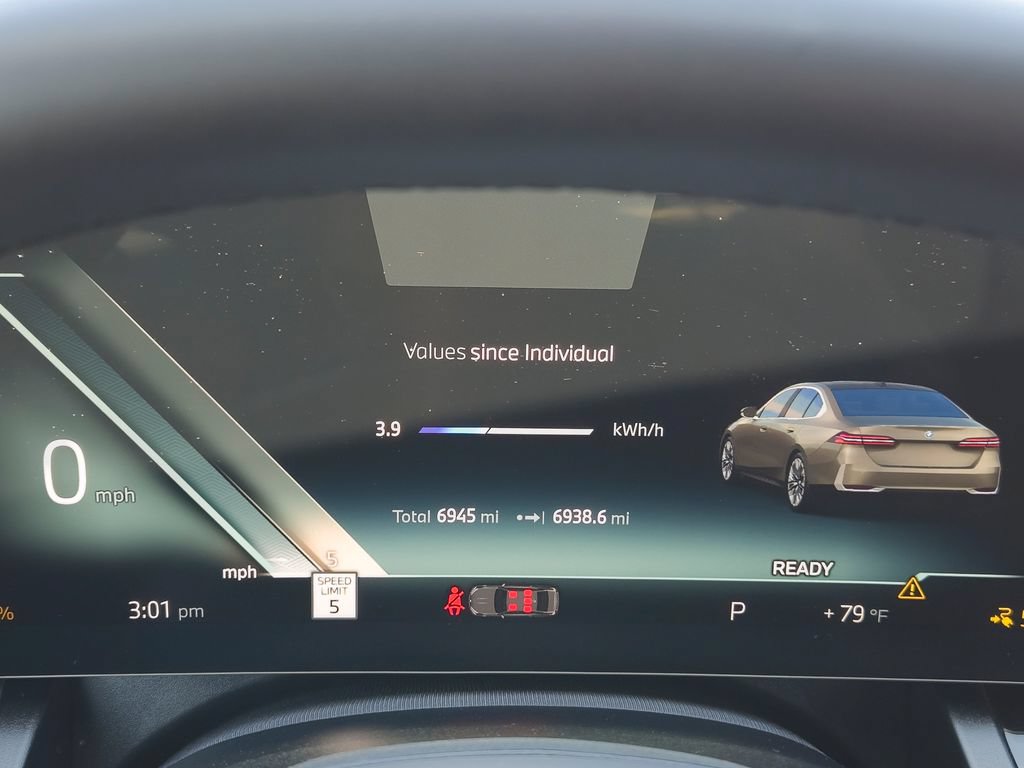 Used 2026 BMW i5 eDrive40 w/ Premium Package RWD image 13
