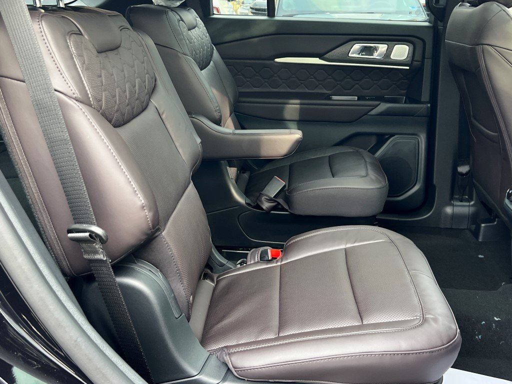 New 2026 Ford Explorer Platinum w/ LUX Leather Package AWD/4WD image 11