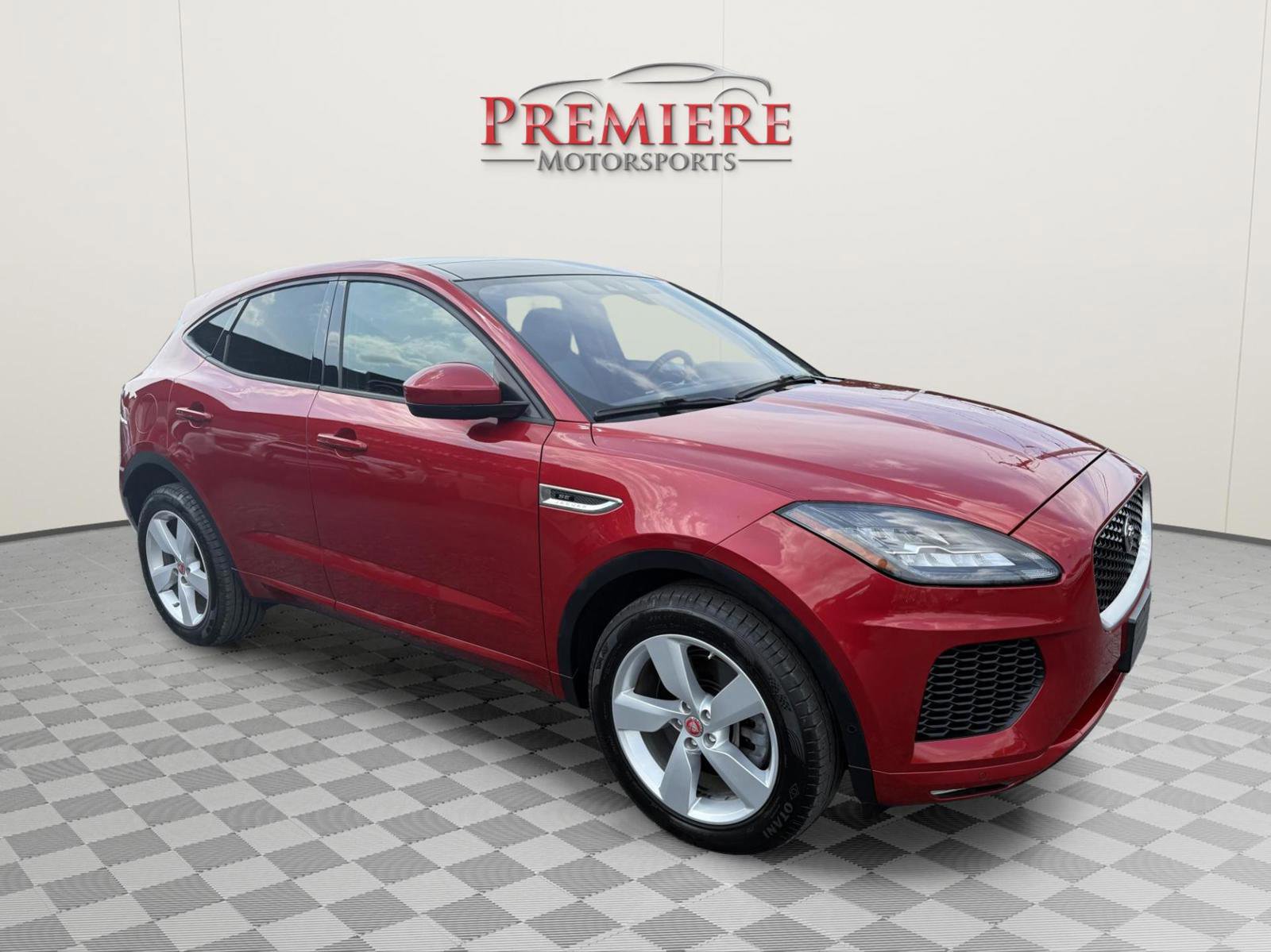 Used 2019 Jaguar E-PACE R-Dynamic SE image 9