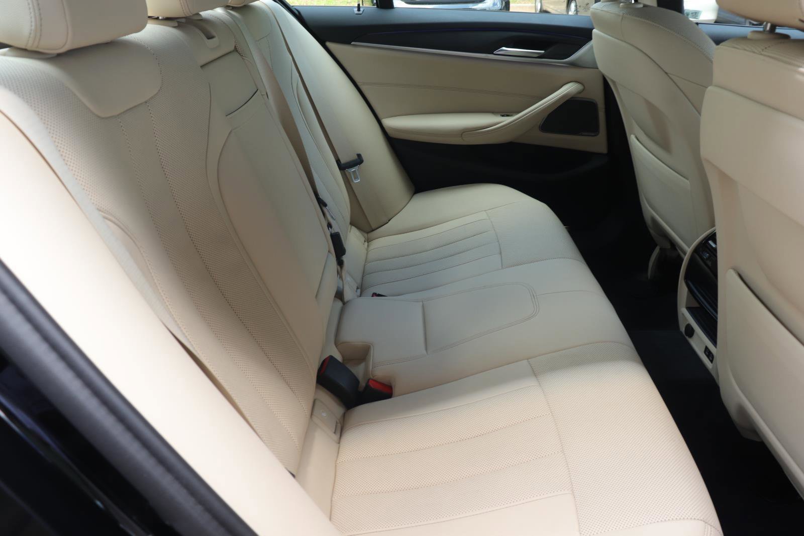 Used 2023 BMW 540i w/ M Sport Package RWD image 19