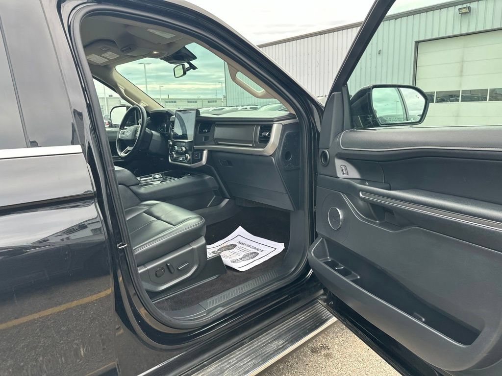 Used 2023 Ford Expedition XLT AWD/4WD image 46