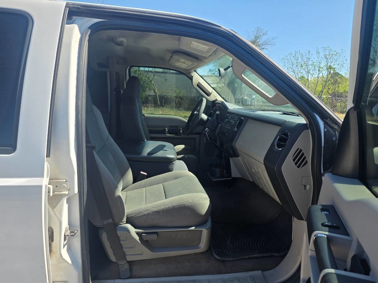 Used 2009 Ford F250 Lariat AWD/4WD image 14