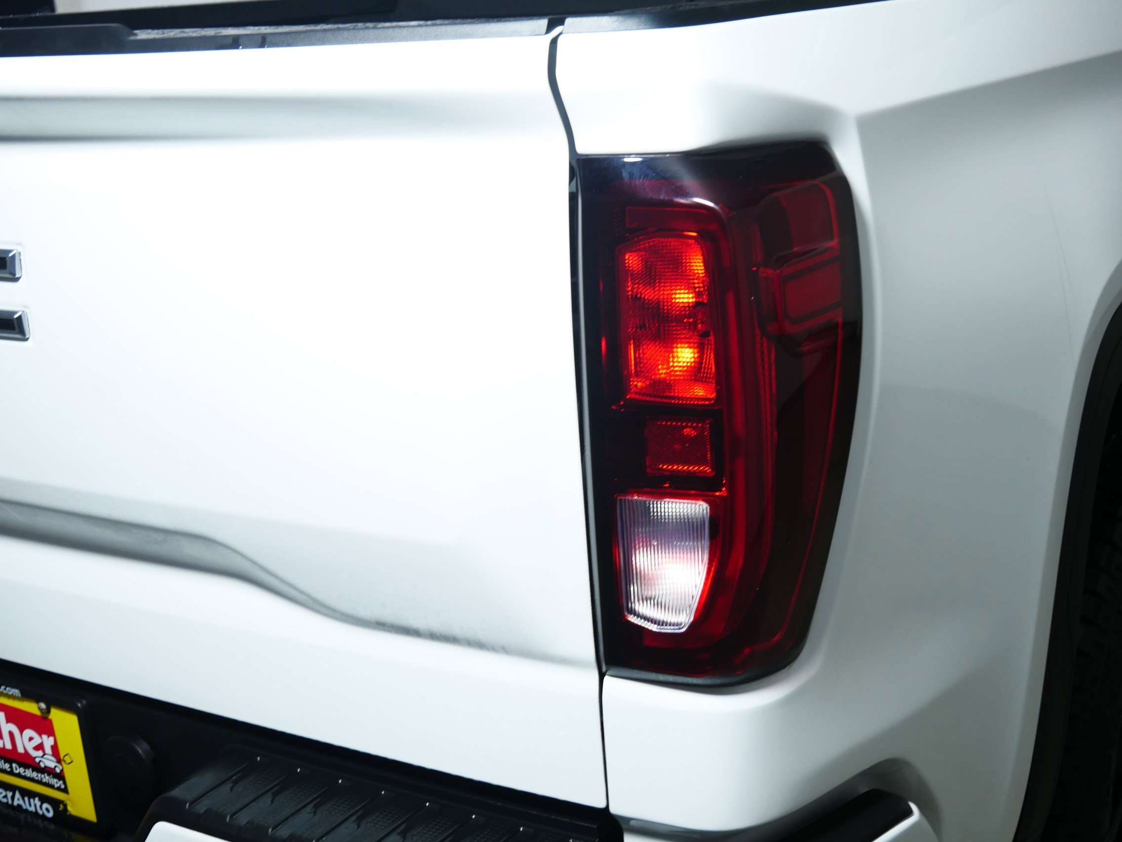 Used 2021 GMC Sierra 1500 Elevation w/ Preferred Package image 17