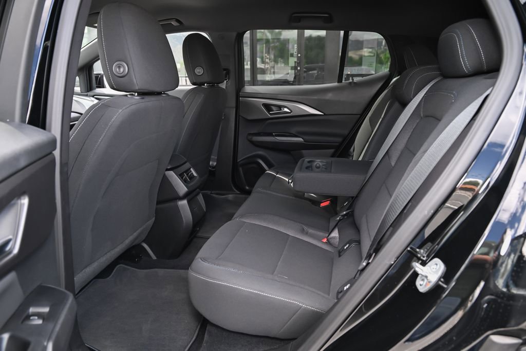 Used 2026 Chevrolet Equinox EV LT w/ LPO, Blackout Package FWD image 32