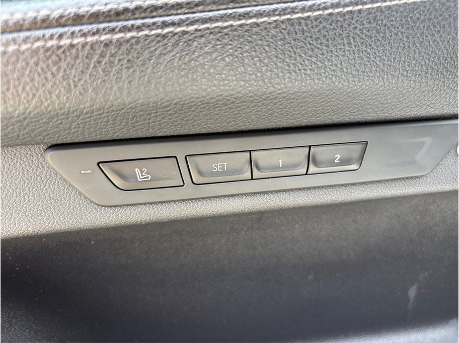 Used 2021 BMW 740i RWD image 26