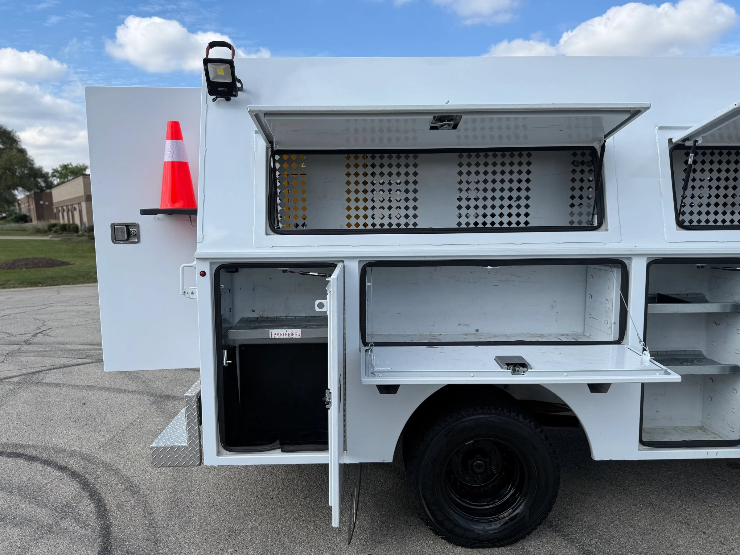 Used 2019 Freightliner Sprinter 3500 w/ Premium Package RWD image 17