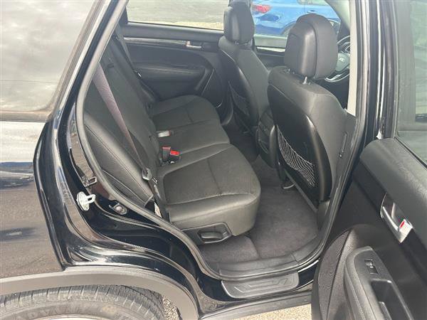 Used 2014 Kia Sorento LX image 11