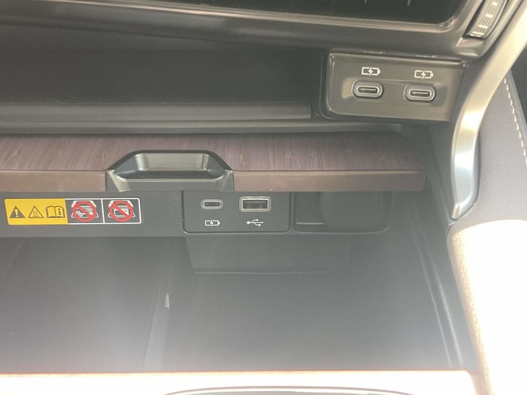 New 2026 Lexus RX 450h AWD image 17
