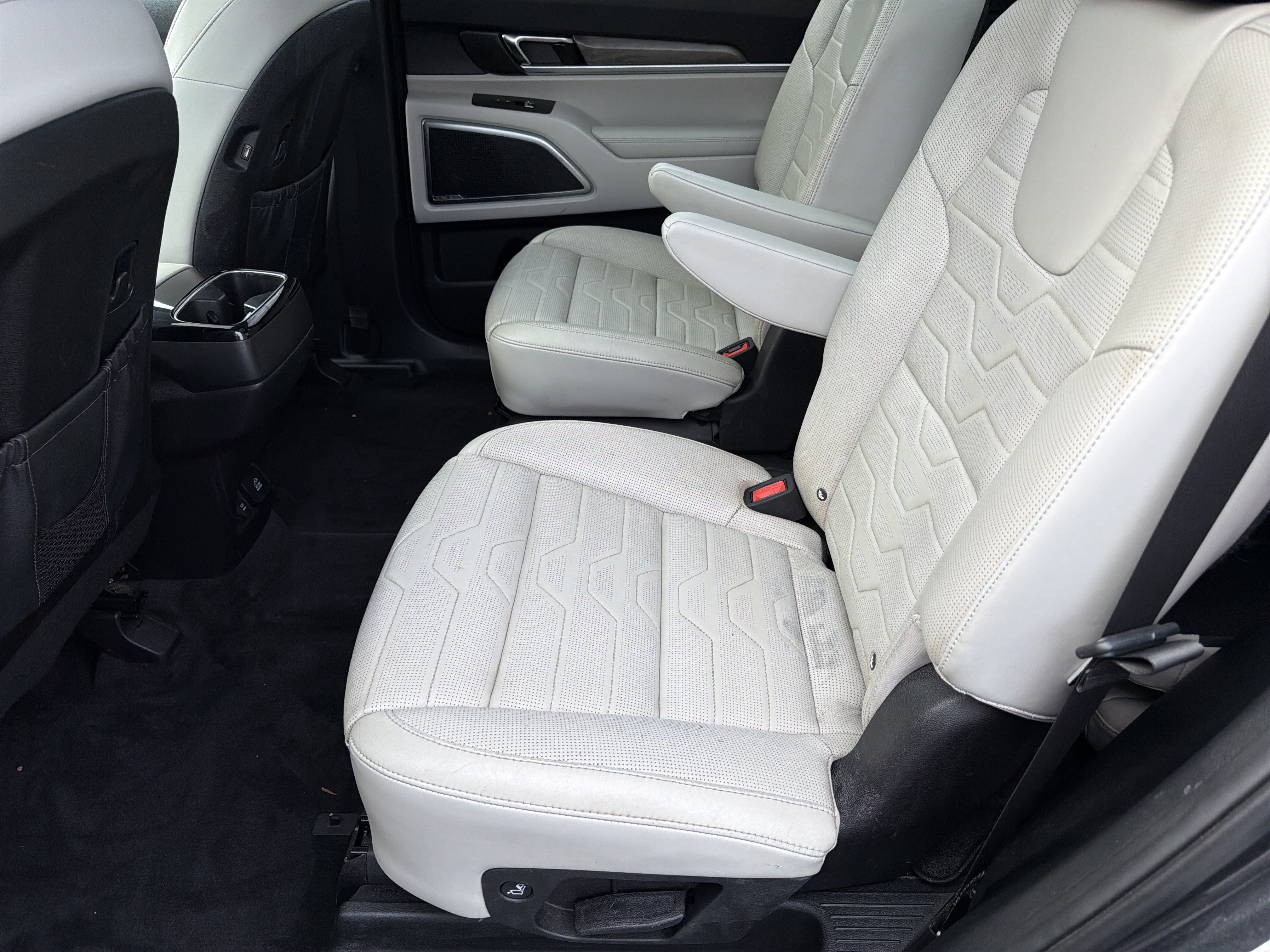 Used 2020 Kia Telluride SX w/ SX Prestige Package AWD/4WD image 19