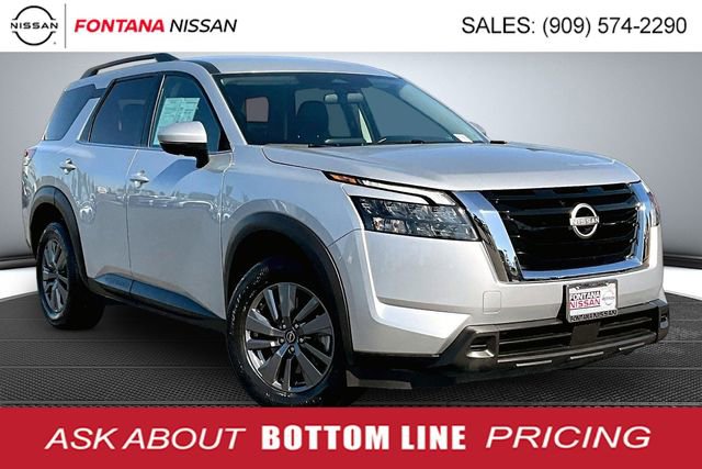 Certified 2024 Nissan Pathfinder SV FWD image 1