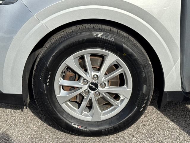 Used 2022 Kia Carnival LX image 22