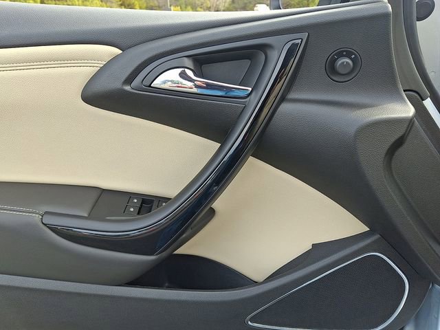 Used 2018 Buick Cascada Premium image 12