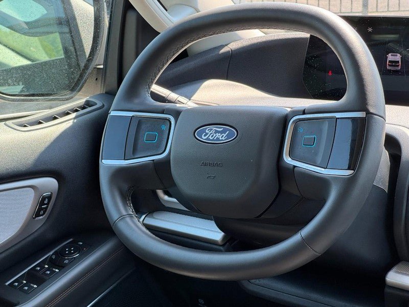 Used 2025 Ford Expedition Max Active AWD/4WD image 13