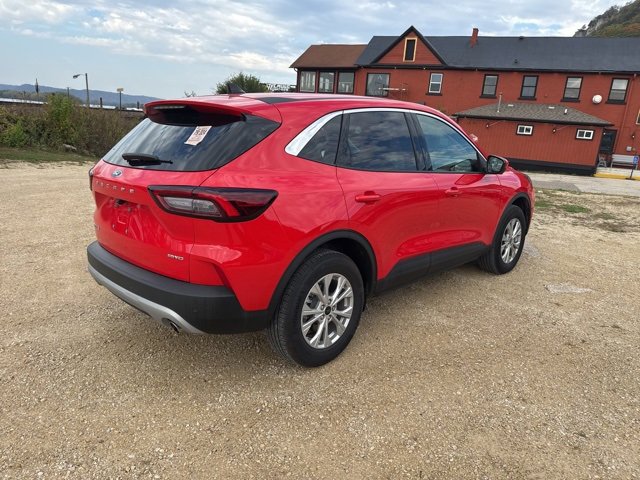 Used 2024 Ford Escape Active w/ Tech Pack #2 image 3