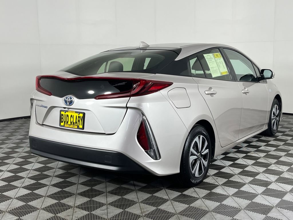 Used 2017 Toyota Prius Prime Premium image 6