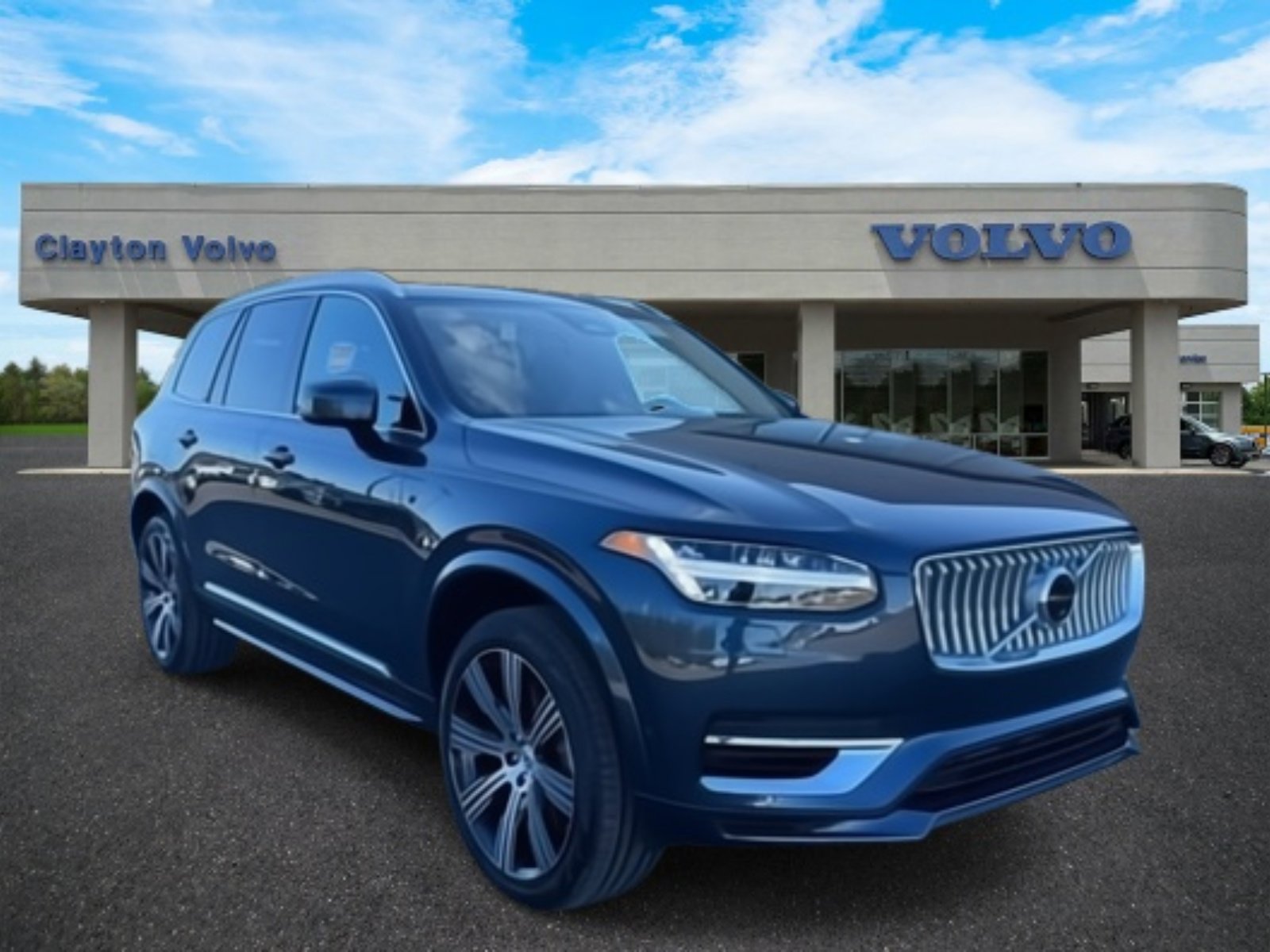 New 2025 Volvo XC90 T8 Plus w/ Protection Package Premier video 1