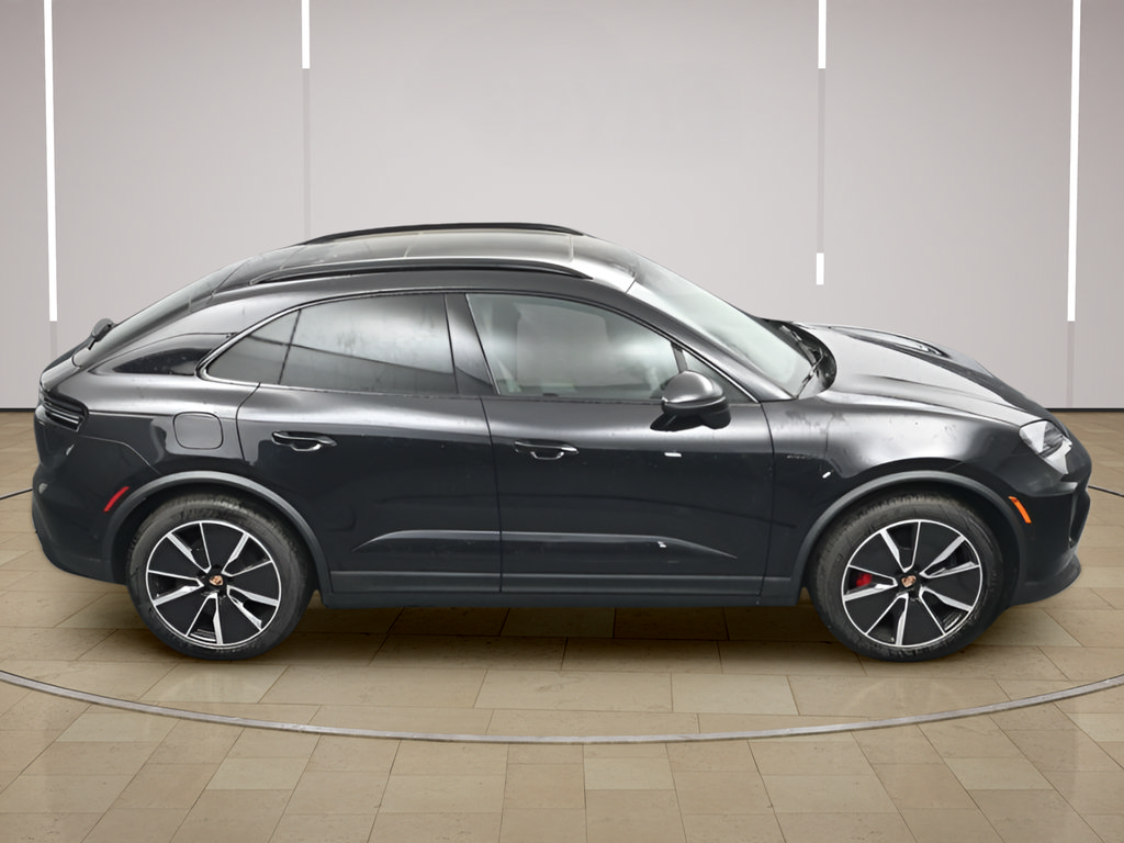 New 2025 Porsche Macan 4S Electric AWD/4WD image 38
