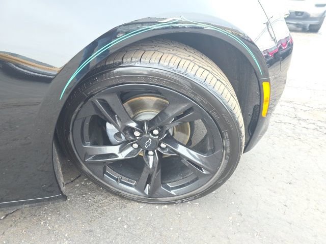 Used 2020 Chevrolet Camaro LT w/ RS Package image 36