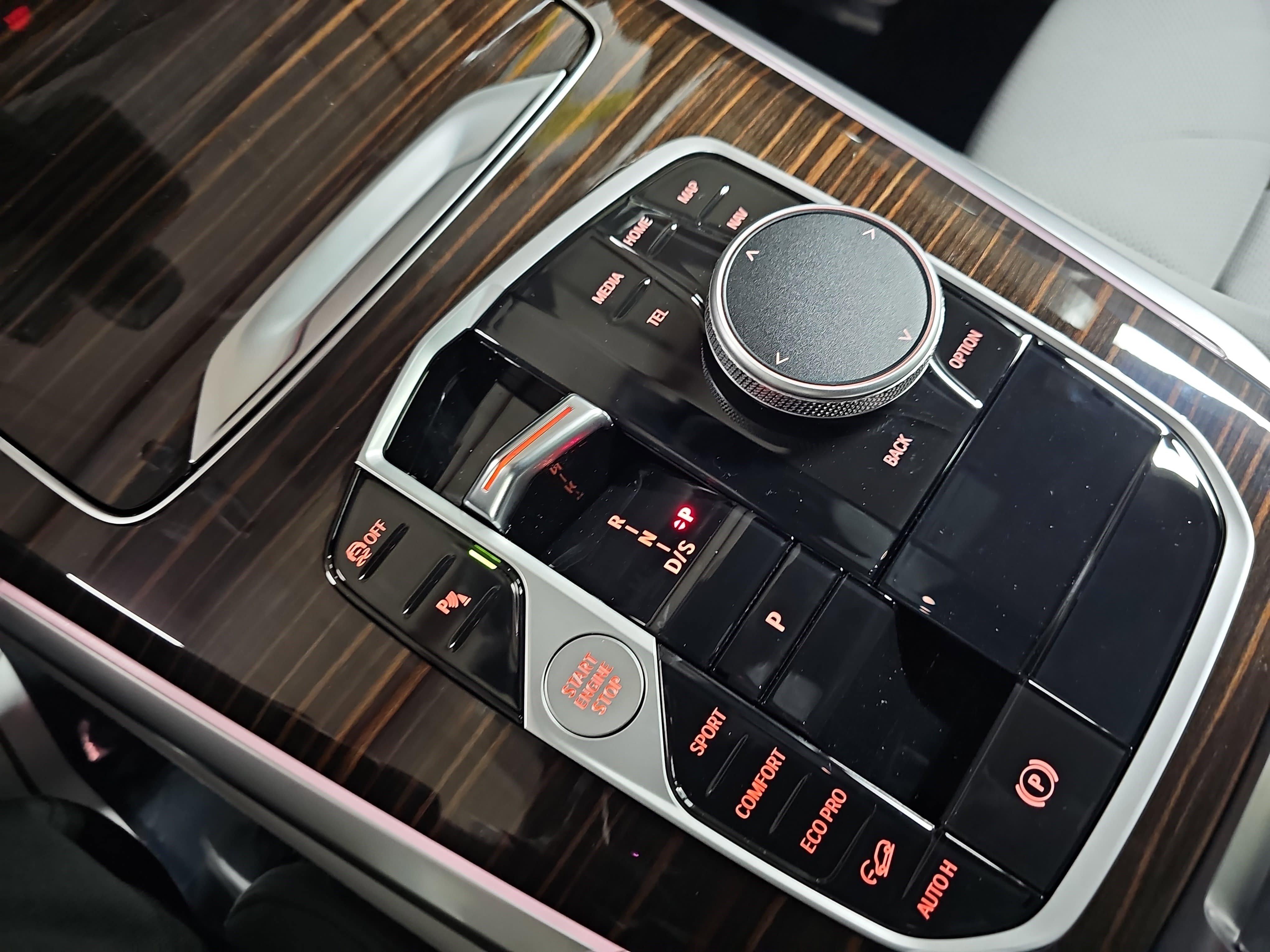 New 2026 BMW X5 xDrive40i w/ Climate Comfort Package image 25