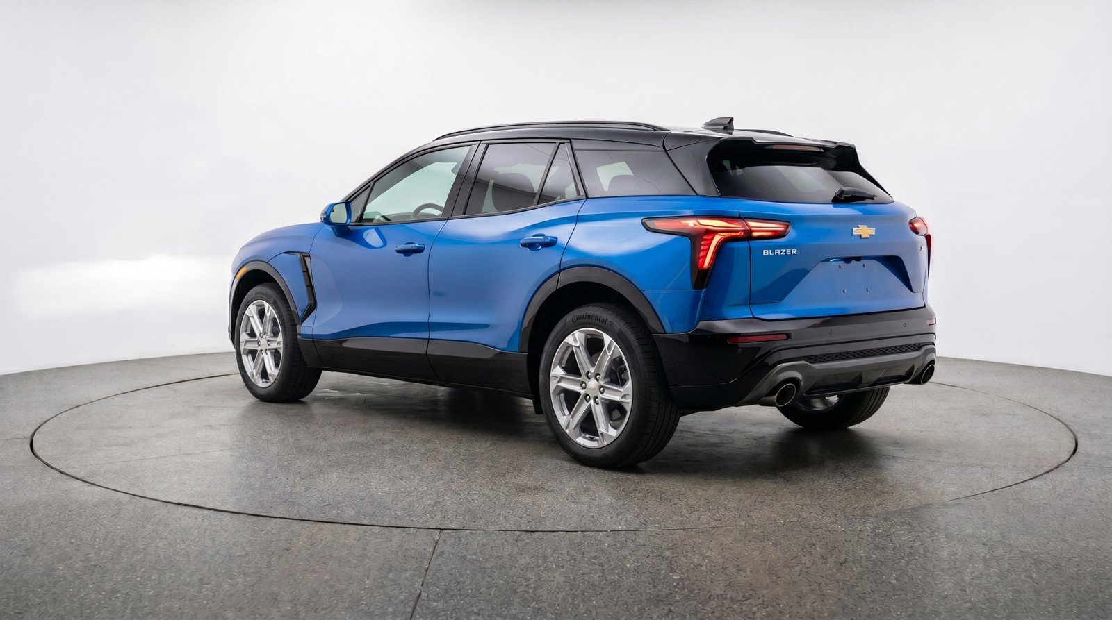 Used 2025 Chevrolet Blazer LT FWD image 6