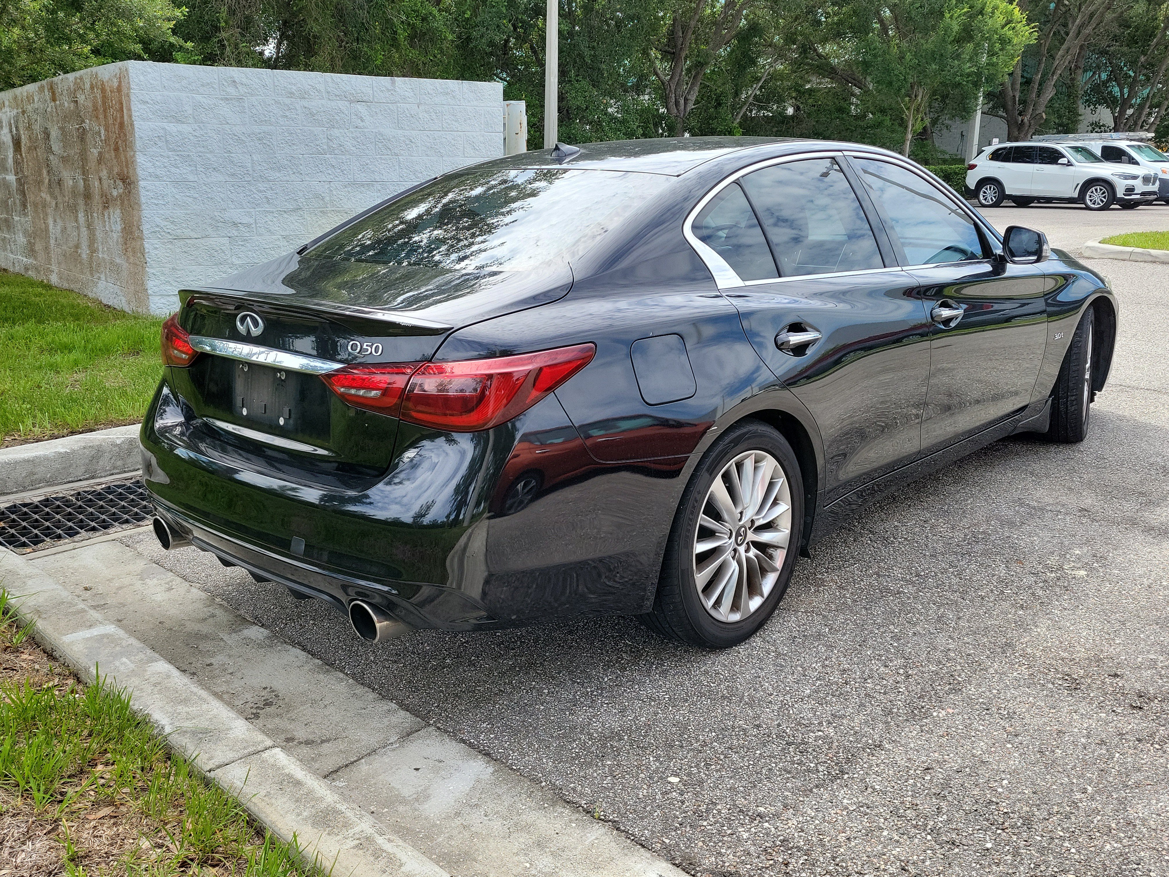 Used 2019 INFINITI Q50 Luxe w/ Cargo Package (L96) RWD image 3