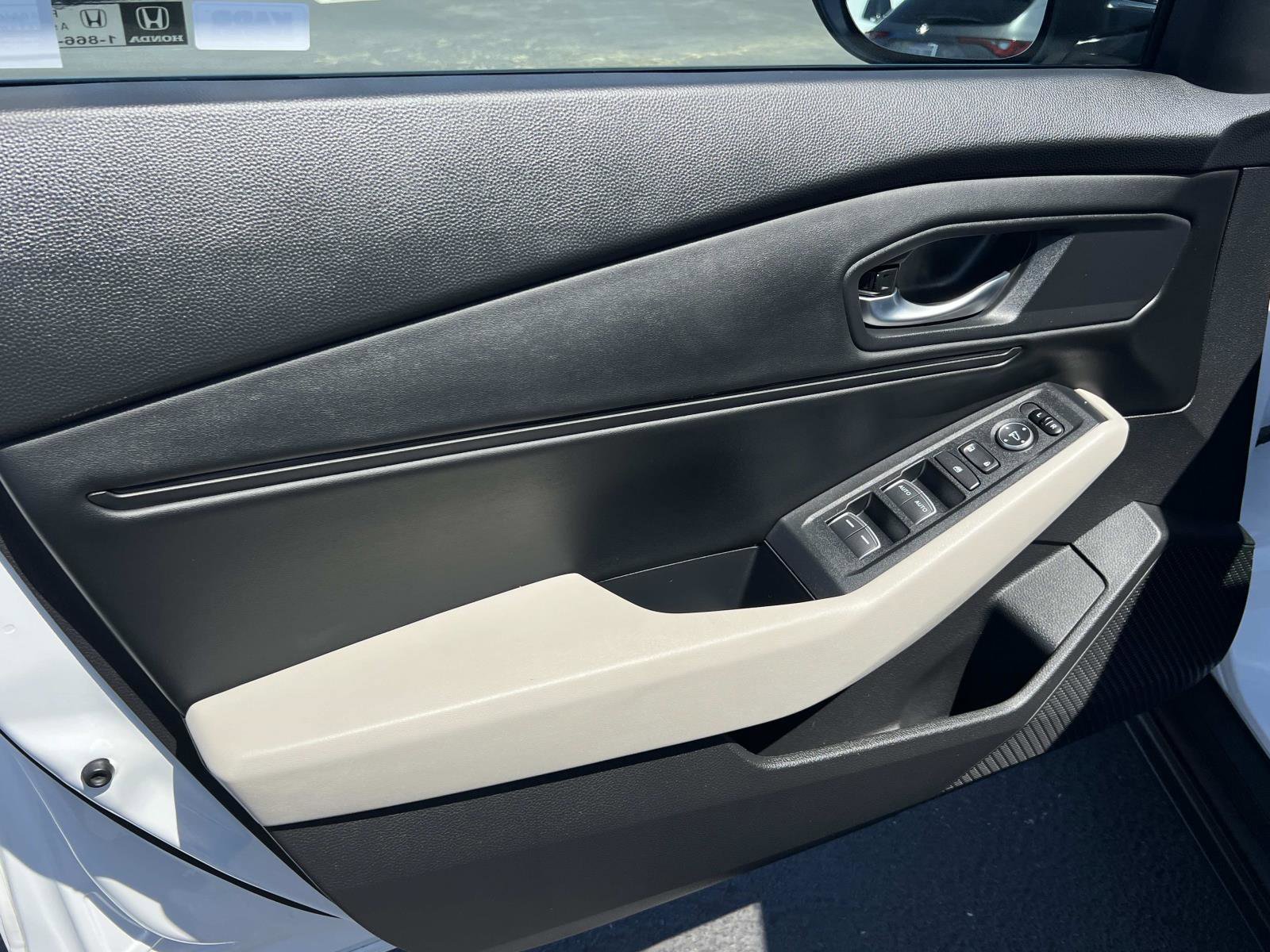 Certified 2025 Honda Accord SE image 6
