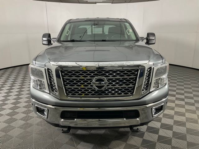 Used 2018 Nissan Titan SV w/ SV Convenience Package image 2