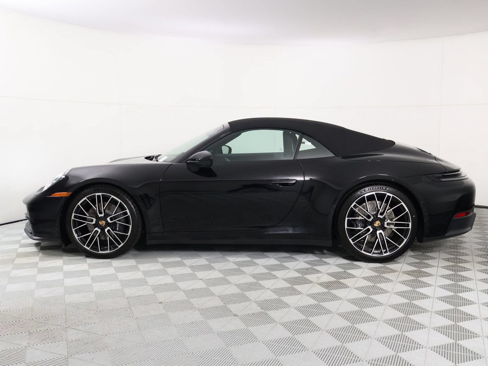New 2026 Porsche 911 Carrera RWD image 2