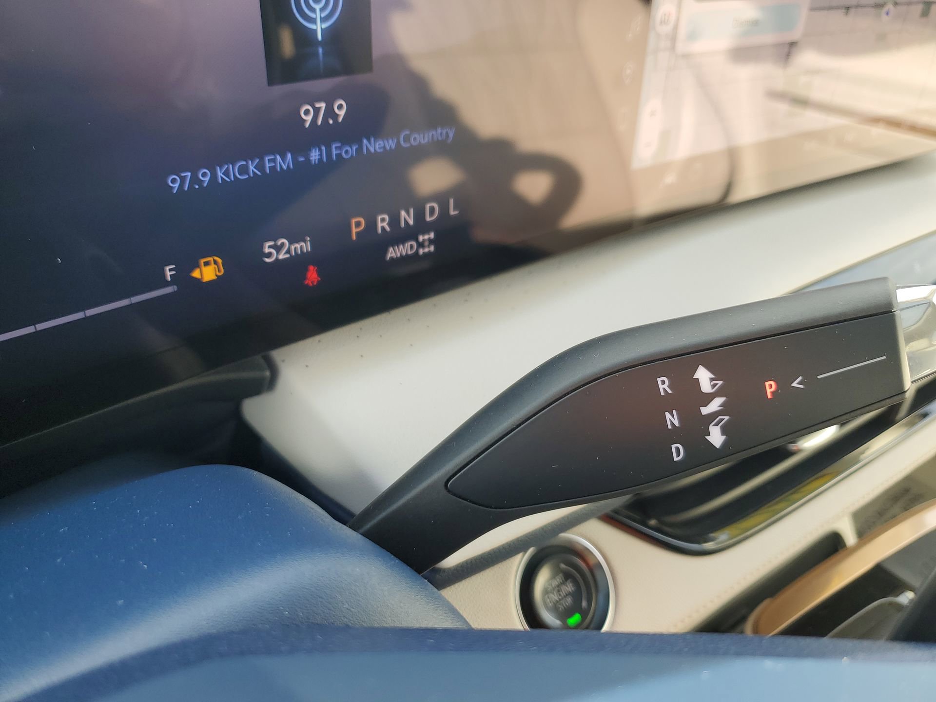 Used 2025 Buick Enclave Avenir image 24