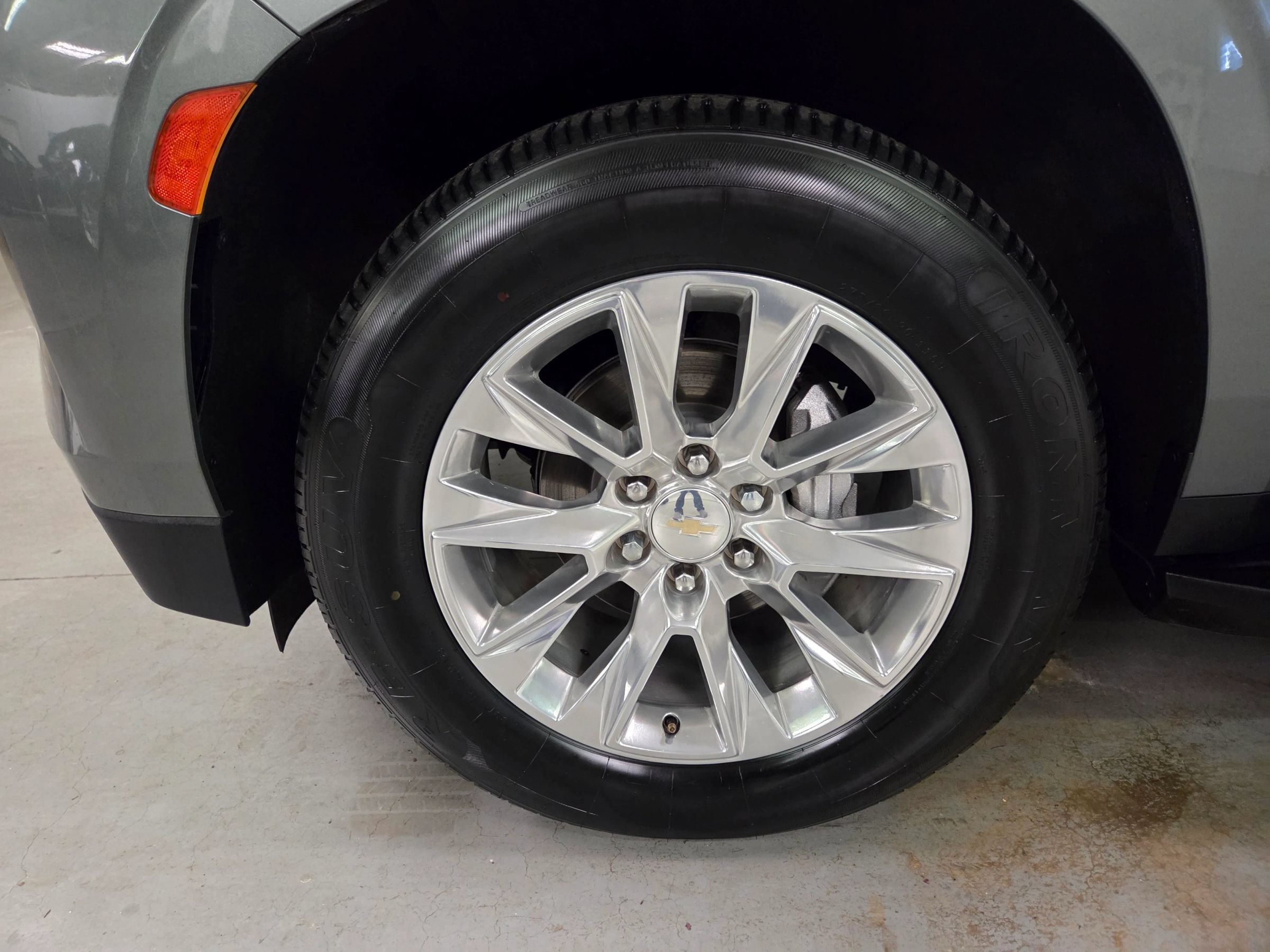 Used 2023 Chevrolet Suburban Premier RWD image 13