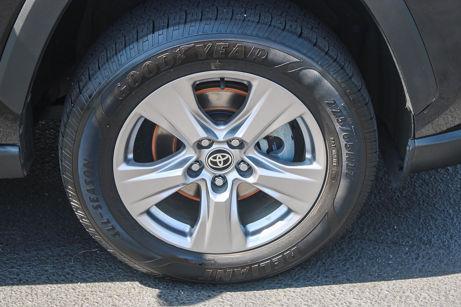 Used 2022 Toyota RAV4 XLE w/ Convenience Package image 11