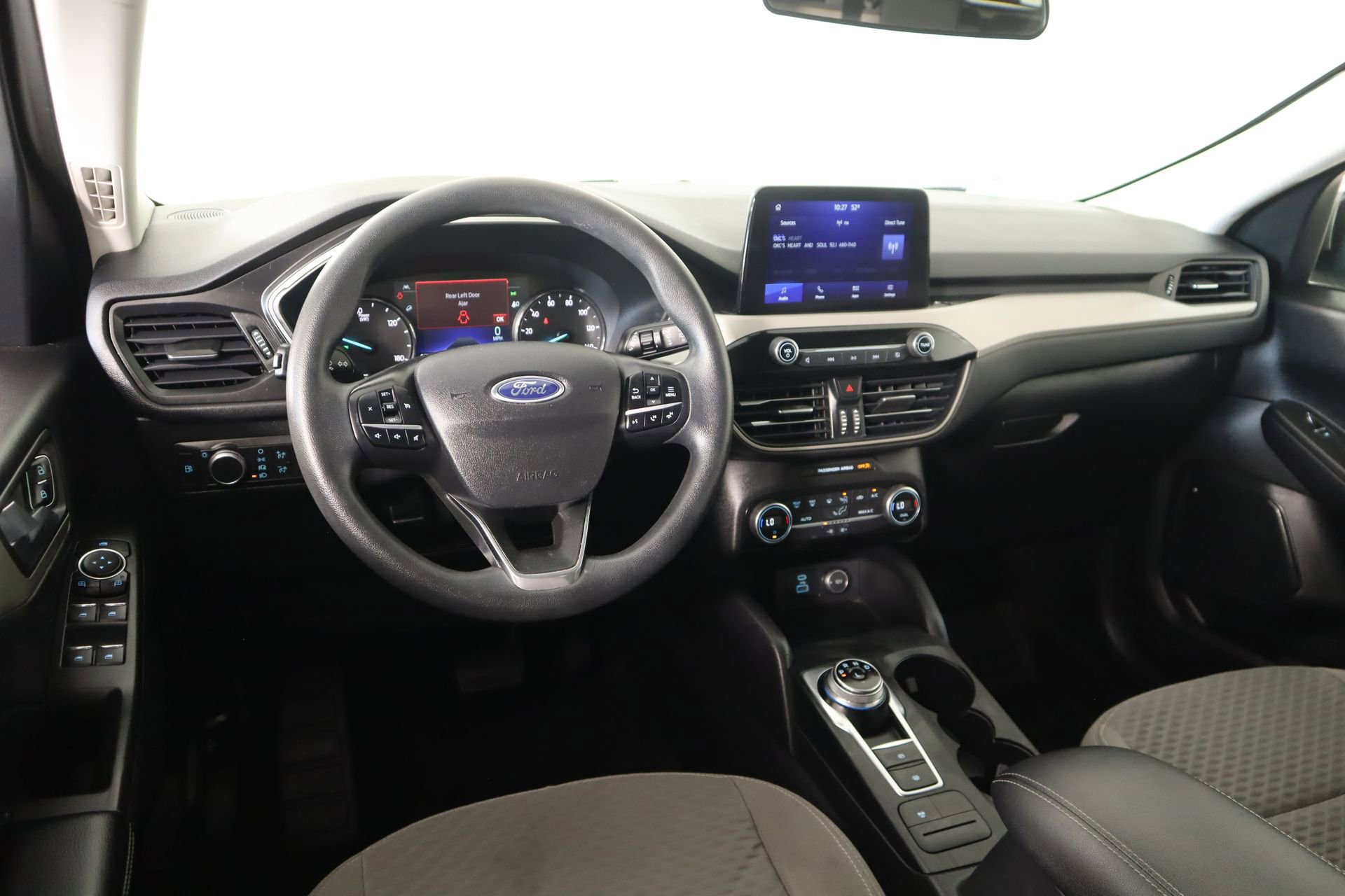 Used 2021 Ford Escape SE image 2