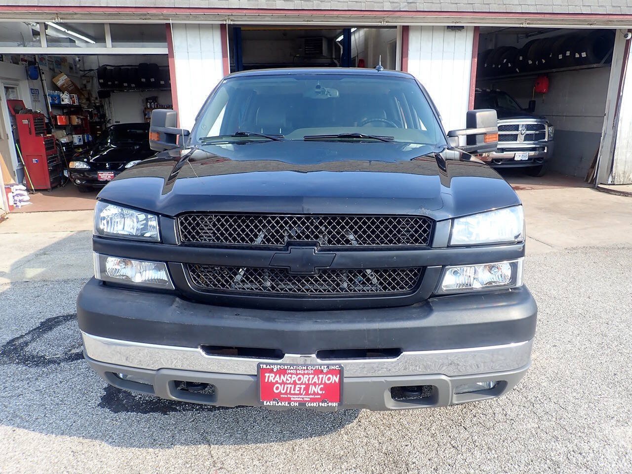 Used 2005 Chevrolet Silverado 2500 LT w/ Heavy-Duty Power Package AWD/4WD image 3