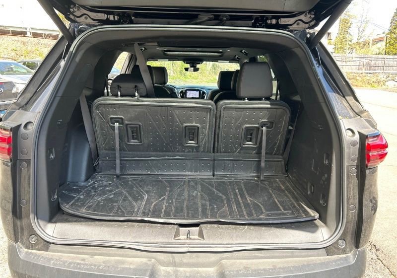 Used 2023 Chevrolet Traverse RS w/ LPO, Floor Liner Package AWD/4WD image 11