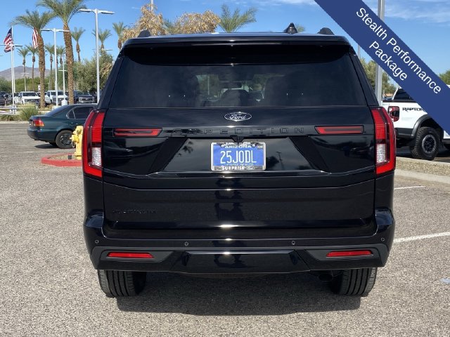 Used 2026 Ford Expedition Platinum w/ Stealth Performance Package AWD/4WD image 5