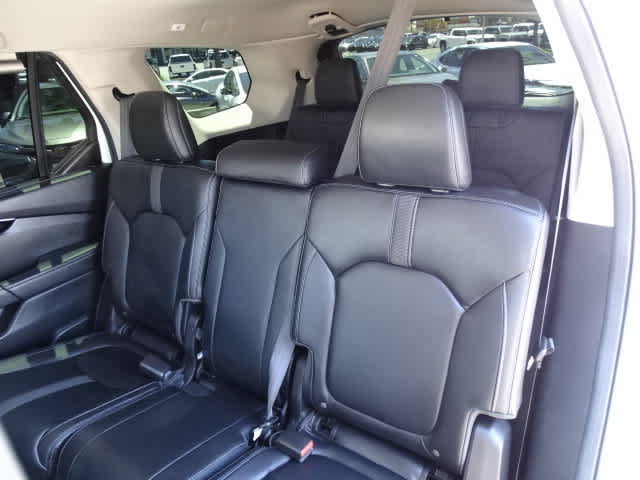 Used 2025 Honda Pilot EX-L image 19