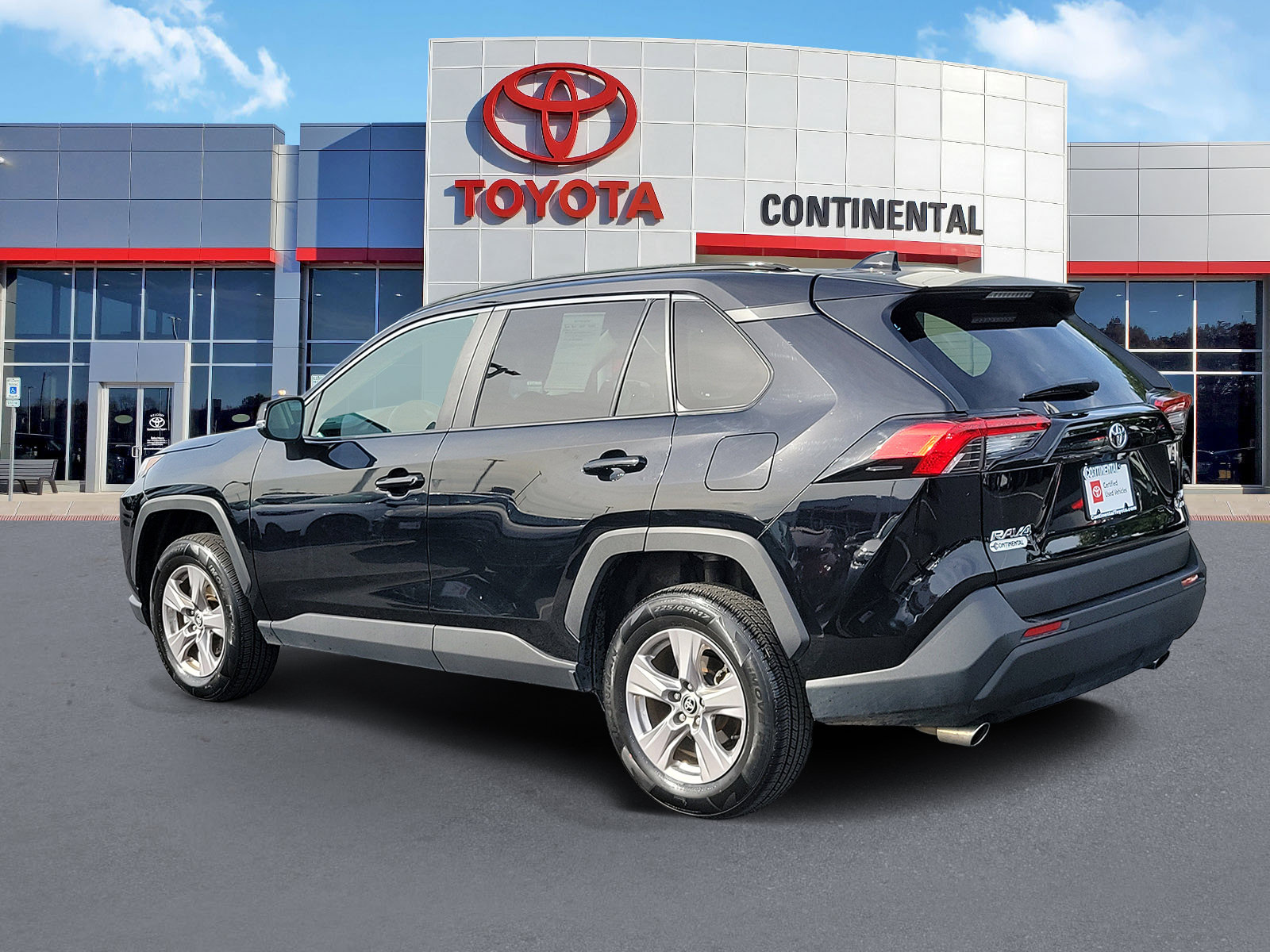 Certified 2025 Toyota RAV4 XLE AWD/4WD image 4