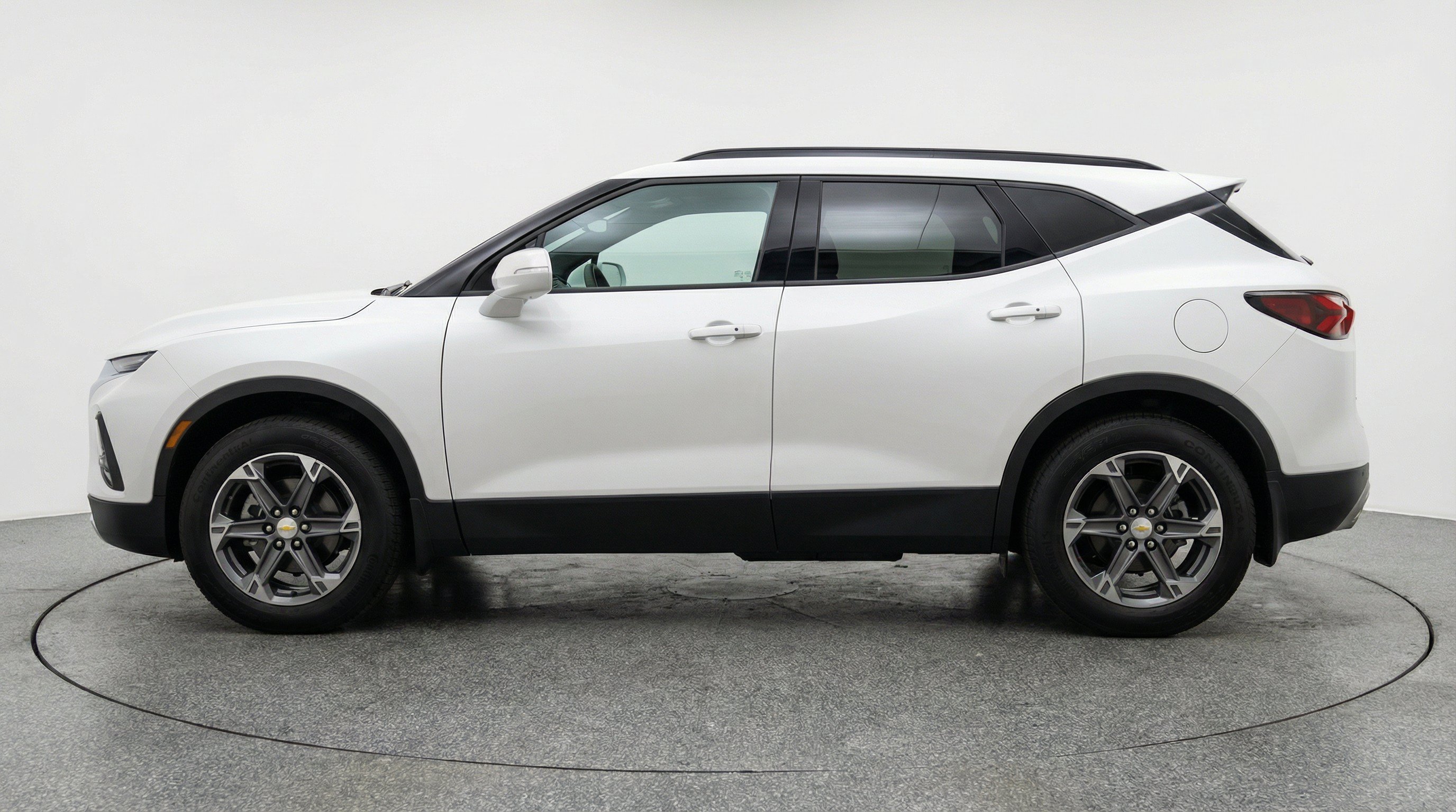 Used 2025 Chevrolet Blazer LT FWD image 5