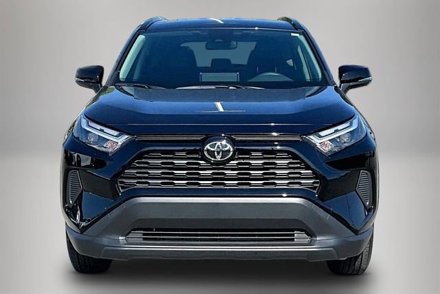 Used 2025 Toyota RAV4 LE AWD/4WD image 3